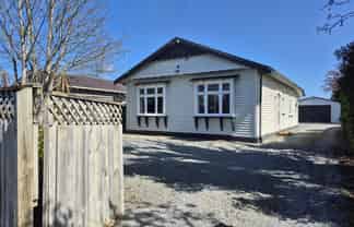 165 Hills Road, Edgeware