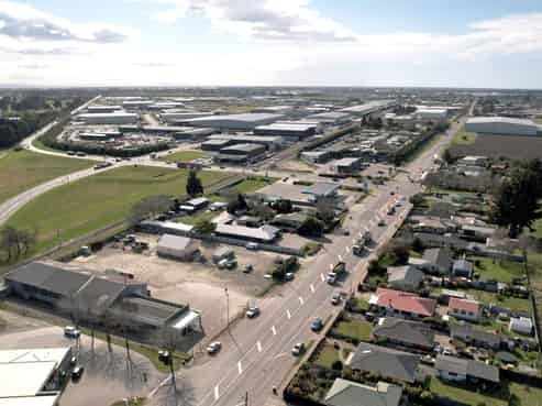 High-profile yard and workshop opportunity