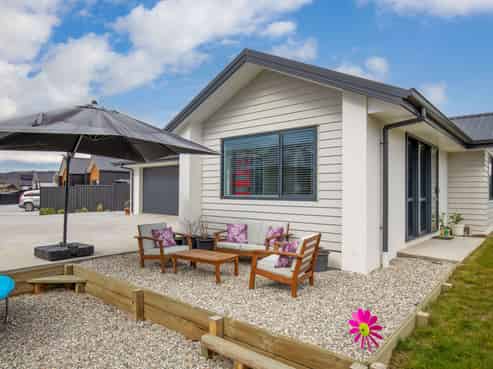 10 Sequoia Close, ALEXANDRA