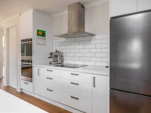 10 Sequoia Close, ALEXANDRA