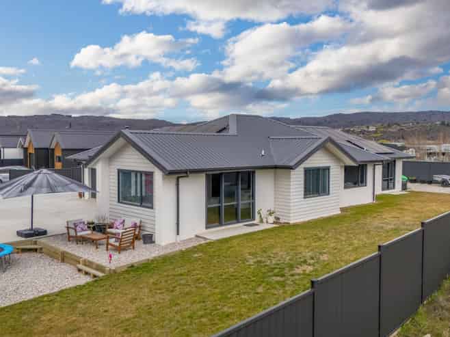 10 Sequoia Close, ALEXANDRA