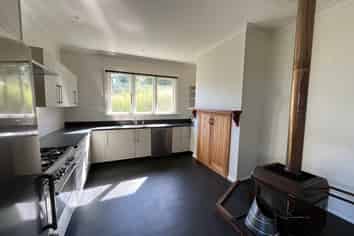 27 Seaview Road, Brighton