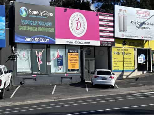 Be Seen on One of Tauranga's Busiest Corners