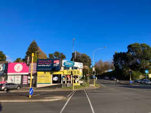 Be Seen on One of Tauranga's Busiest Corners