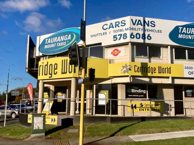 Be Seen on One of Tauranga’s Busiest Corners