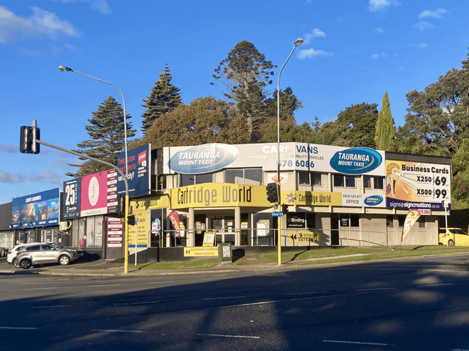 Be Seen on One of Tauranga’s Busiest Corners