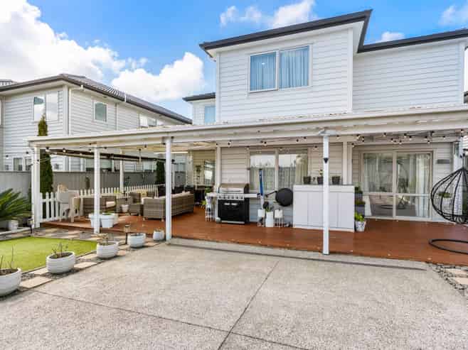 28  Frisken Road, Flat Bush