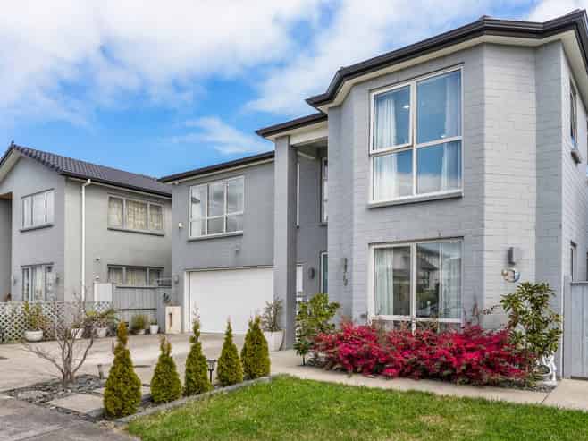 28  Frisken Road, Flat Bush
