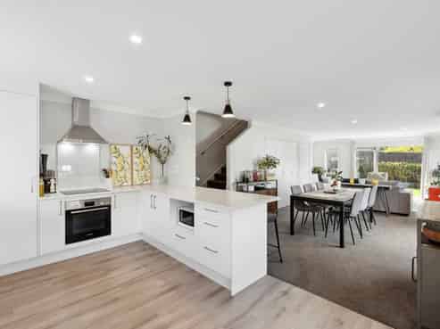 40 Paretaiuru Crescent, Papakura