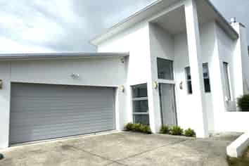 2 Moonlight Drive, Rototuna