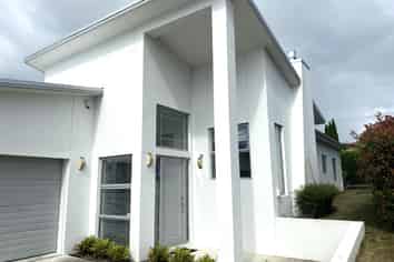 2 Moonlight Drive, Rototuna