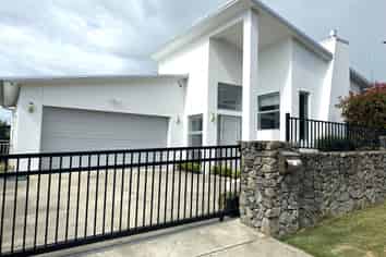 2 Moonlight Drive, Rototuna