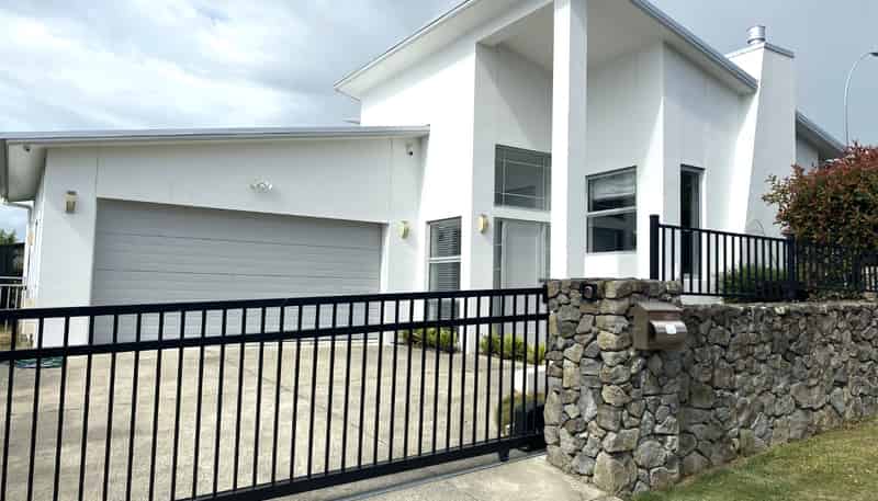 2 Moonlight Drive, Rototuna