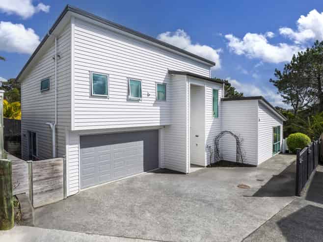97A Sunrise Avenue, Murrays Bay