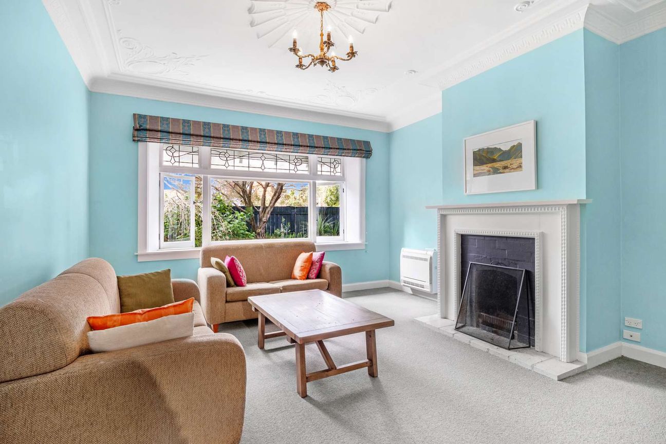 Character, Charm & Central Convenience! - Vista 2