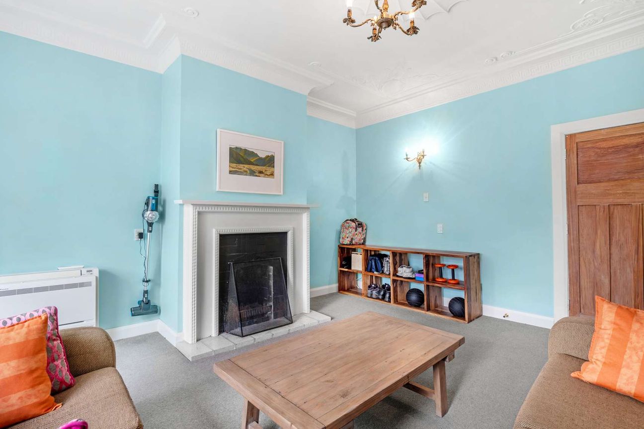 Character, Charm & Central Convenience! - Vista 5