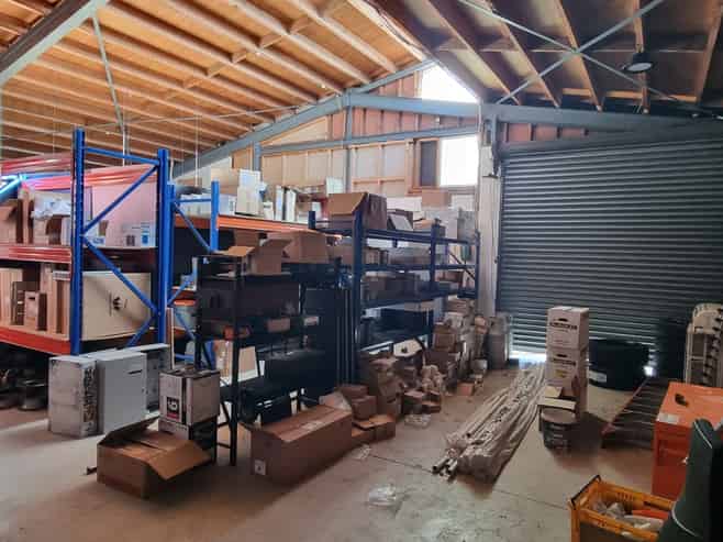 Warehouse and office in Sydenham