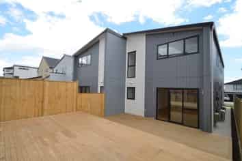 8A Christella Street, Flat Bush