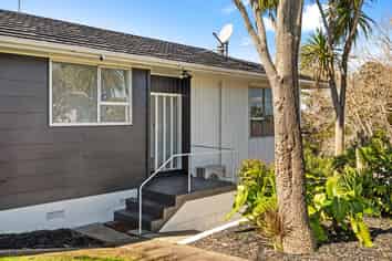 24 Leaver Place, Weymouth