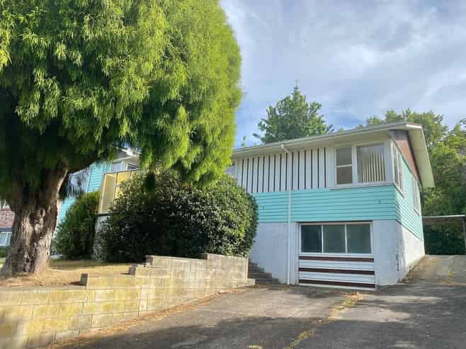 14 McClintock Road, Massey