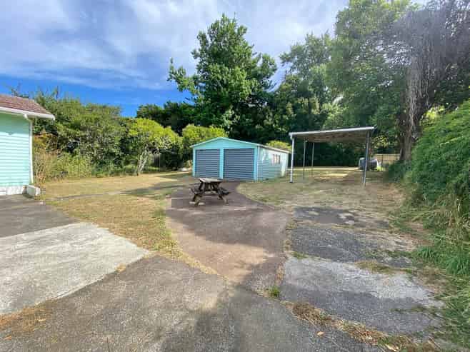 14 McClintock Road, Massey