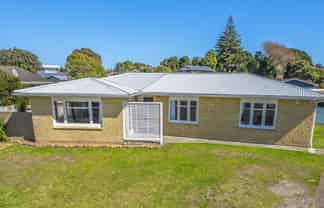 4 Colenso Place, Otaki Beach