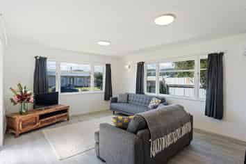 4 Colenso Place, Otaki Beach