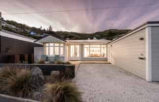 84 The Esplanade, Houghton Bay