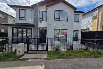 Granny Fla/55 Koromeke Street, Flat Bush