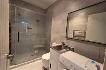 Granny Fla/55 Koromeke Street, Flat Bush