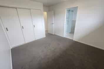 28 Royal St Annes Drive, Kamo