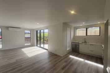 28 Royal St Annes Drive, Kamo