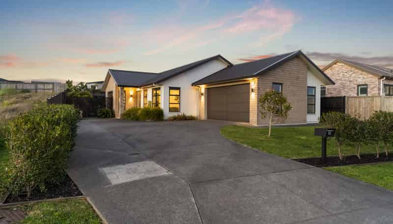 45 Angiangi Crescent, Beachlands