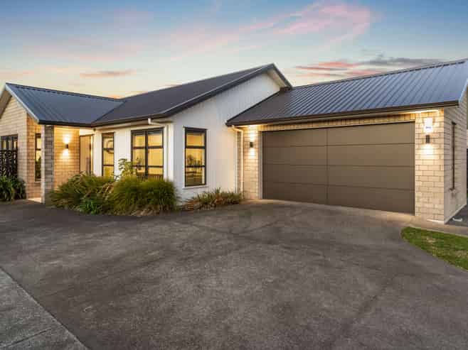 45 Angiangi Crescent, Beachlands