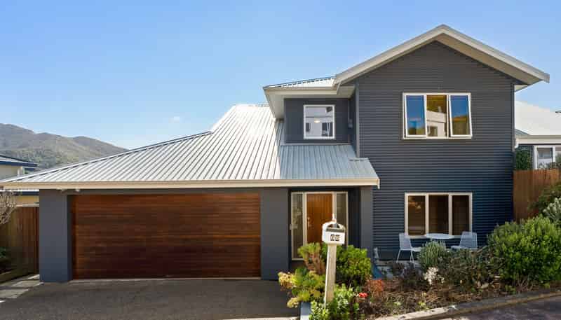 68 Downing Street, Crofton Downs