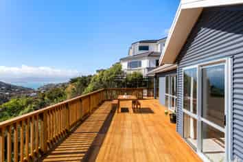 68 Downing Street, Crofton Downs