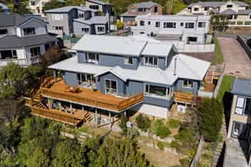 68 Downing Street, Crofton Downs