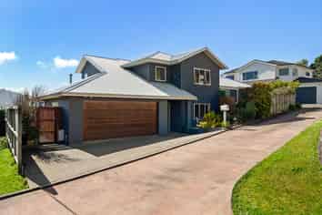 68 Downing Street, Crofton Downs