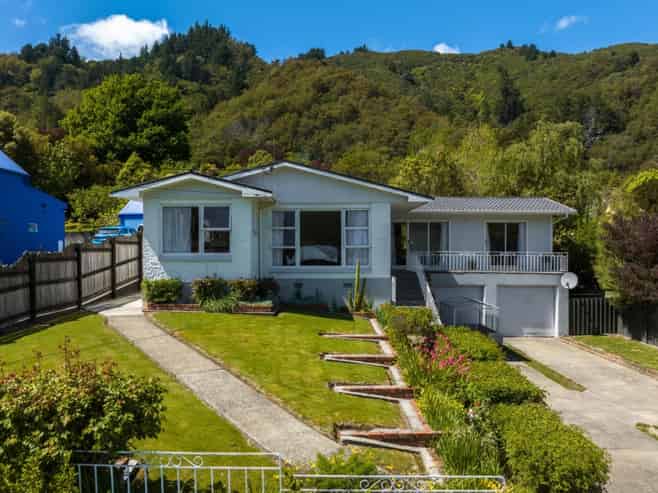 128 Waikawa Road, Picton