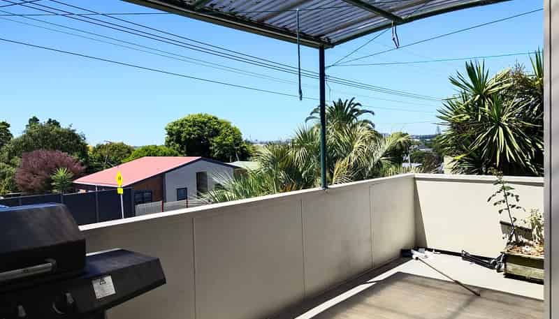 79 Tirimoana Road, Te Atatu South