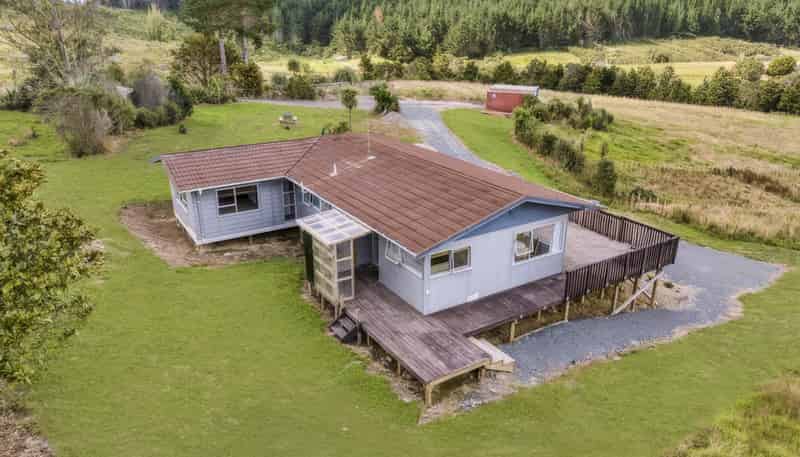 60 Ross Road, Topuni