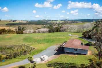 60 Ross Road, Topuni
