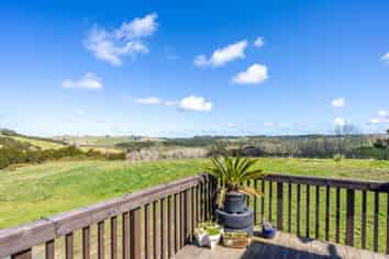 60 Ross Road, Topuni