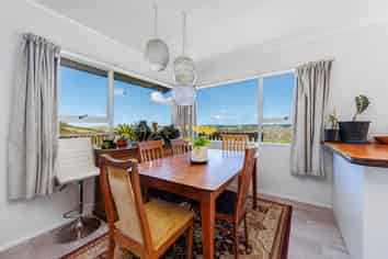 60 Ross Road, Topuni