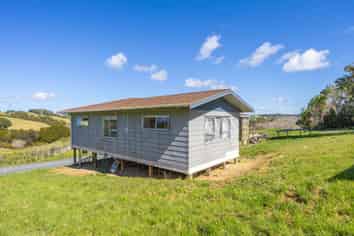 60 Ross Road, Topuni