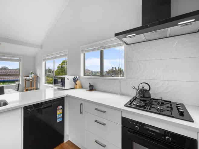 1/3 Tahinga Street, Northcote