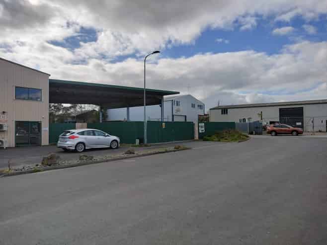 Yard, canopy and office for lease