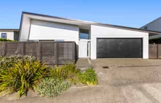 44 Woodridge Drive, Woodridge
