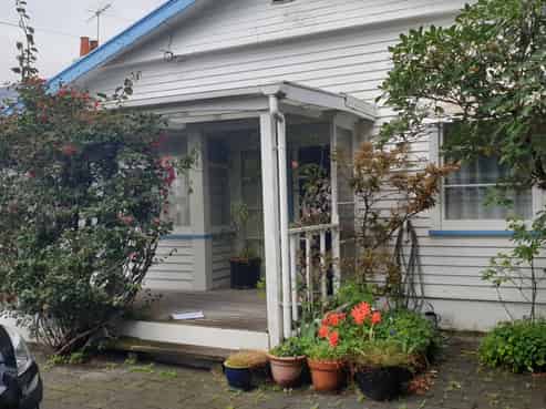 112 Waiwhetu Road, Waterloo