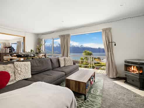 32 Avalon Crescent, Fernhill/Sunshine Bay